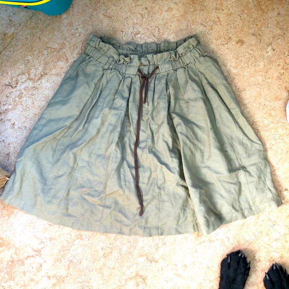 Linen skirt with pockets